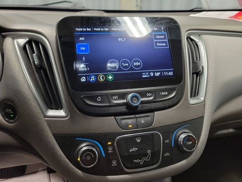 Used 2022 Chevrolet Malibu LS image 15
