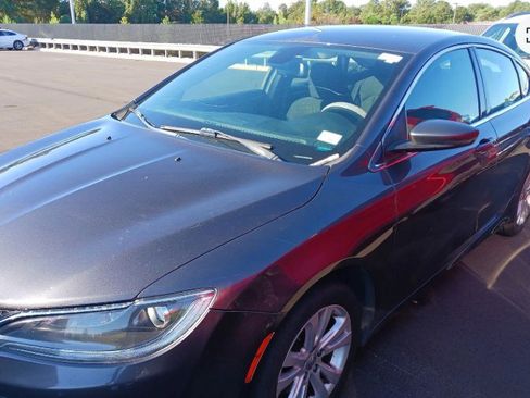 Used 2015 Chrysler 200 Limited image 2
