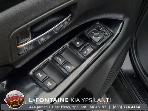 Used 2016 Mitsubishi Outlander SEL image 14