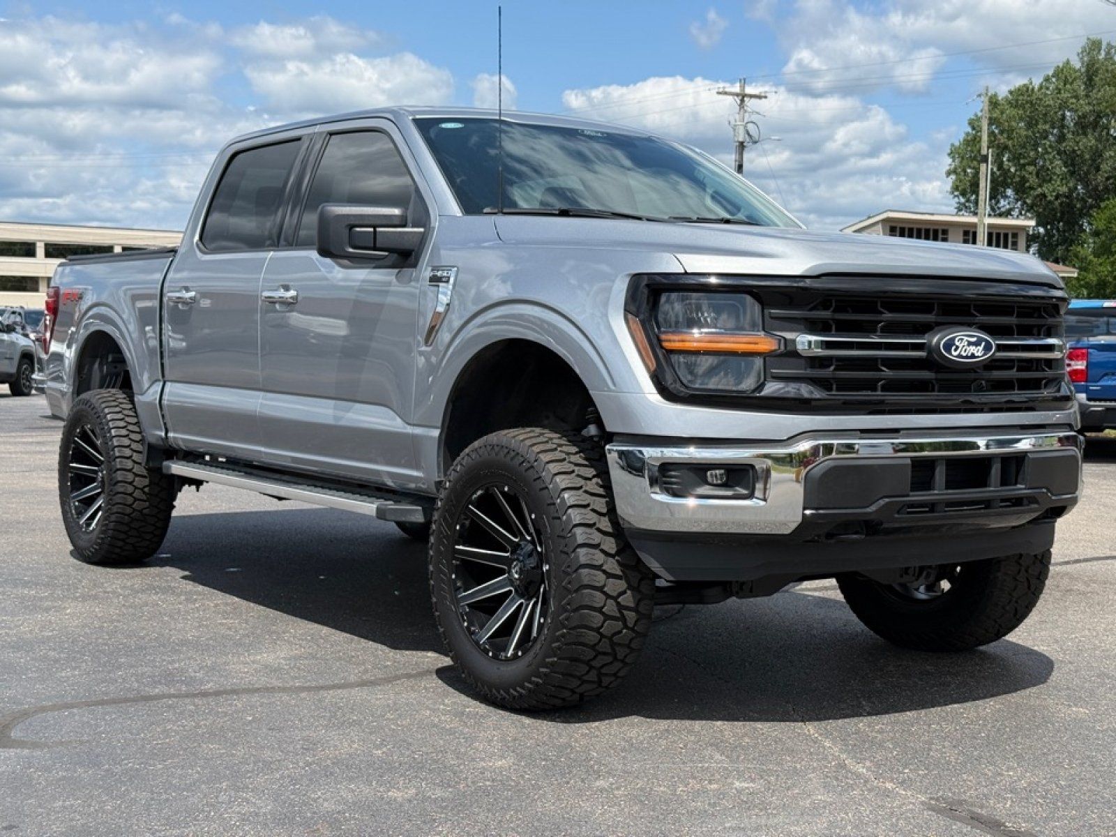 Used 2025 Ford F150 XLT w/ Equipment Group 301A Standard AWD/4WD image 2
