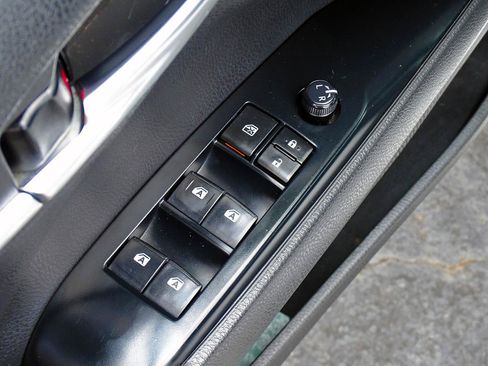 Used 2020 Toyota Camry SE FWD image 34