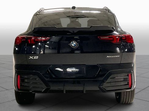 Certified 2025 BMW X2 xDrive28i w/ Technology Package image 5