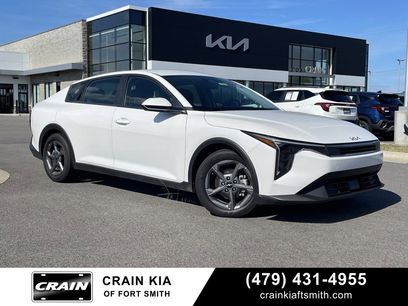 New 2025 Kia K4 LXS