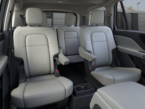 New 2025 Lincoln Aviator Reserve image 11