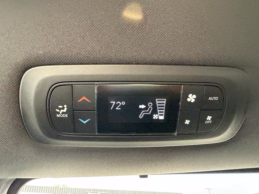 New 2027 Chrysler Pacifica Select FWD image 8