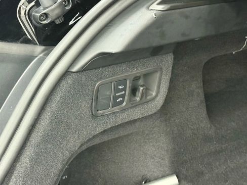 Used 2021 Lamborghini Urus image 72