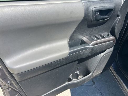 Used 2021 Toyota Tacoma SR5 RWD image 13