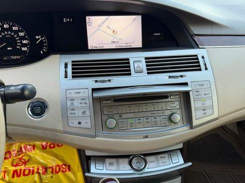 Used 2010 Toyota Avalon Limited FWD image 31