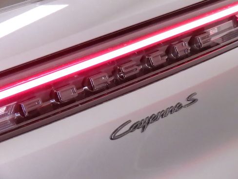 Certified 2026 Porsche Cayenne S AWD/4WD image 12