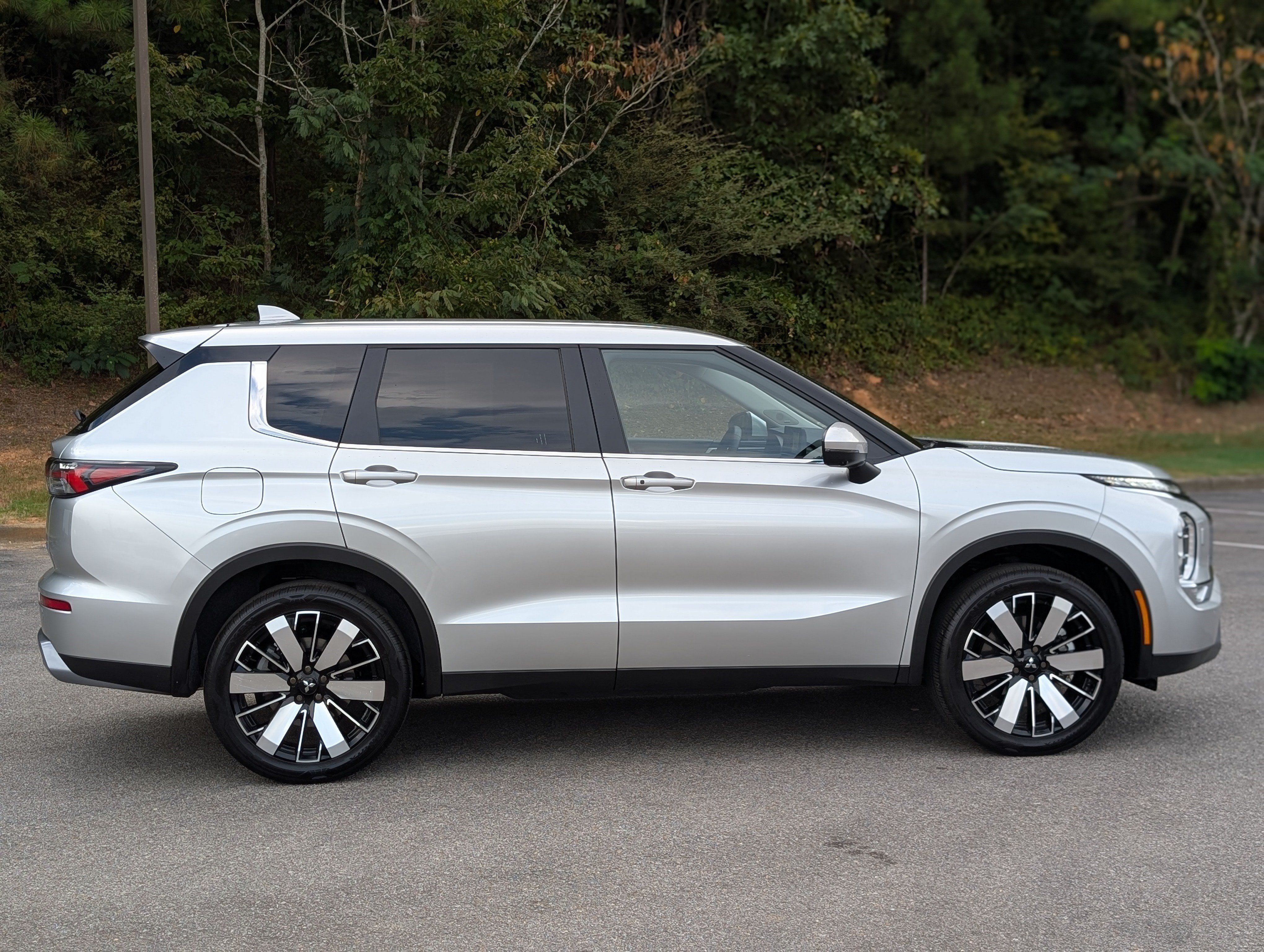 Used 2026 Mitsubishi Outlander SE AWD/4WD image 10