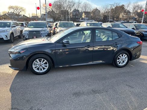 Used 2025 Toyota Camry LE image 4