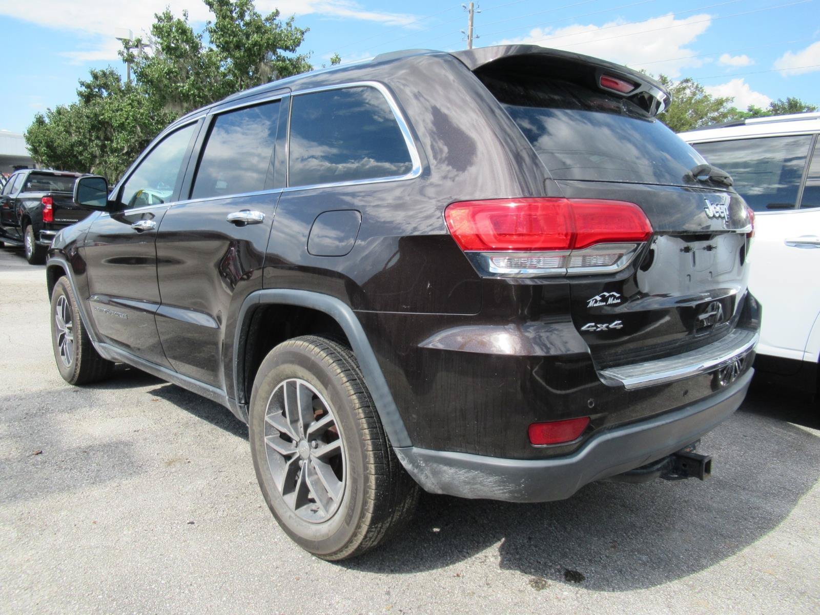 Used 2017 Jeep Grand Cherokee Limited w/ Luxury Group II AWD/4WD image 3