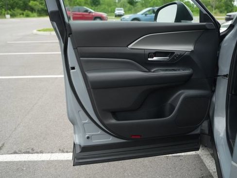 Used 2025 Toyota Grand Highlander AWD Hybrid image 15