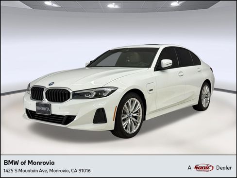 Used 2023 BMW 330e w/ Driving Assistance Package RWD image 1