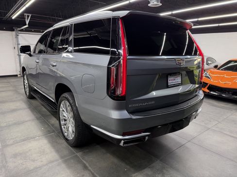 Used 2023 Cadillac Escalade Premium Luxury image 4