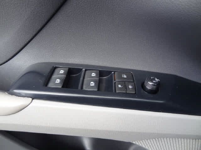 Used 2018 Toyota Camry LE FWD image 14