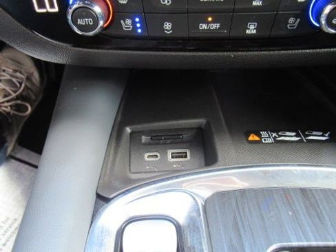 Certified 2024 Buick Enclave Premium image 28