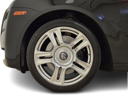 Used 2017 Rolls-Royce Ghost image 9