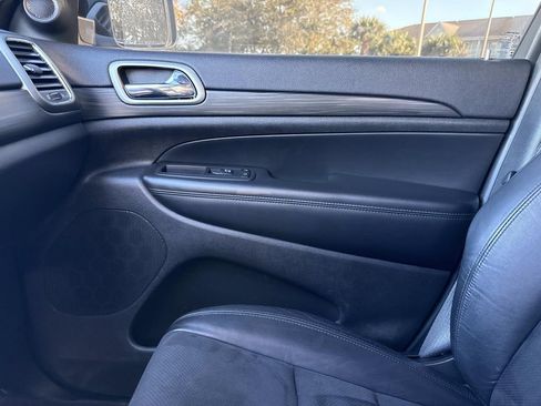 Used 2019 Jeep Grand Cherokee Altitude image 27