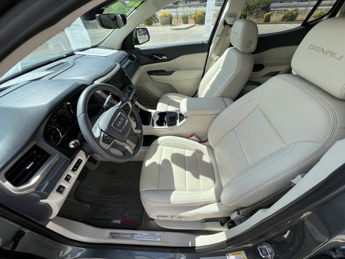 Used 2022 GMC Acadia Denali w/ Denali Ultimate Package image 12