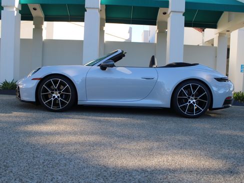 New 2026 Porsche 911 Carrera T image 2