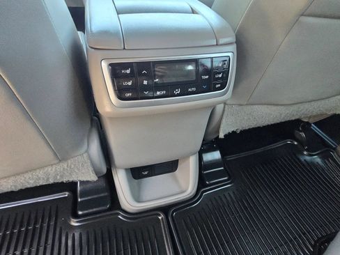Used 2016 Toyota Highlander Limited Platinum AWD/4WD image 13