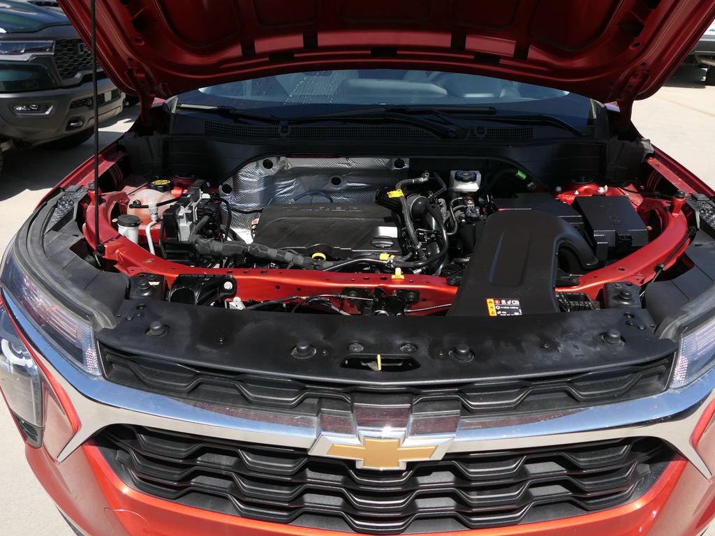 Used 2024 Chevrolet Trax LS w/ LS Convenience Package FWD image 21