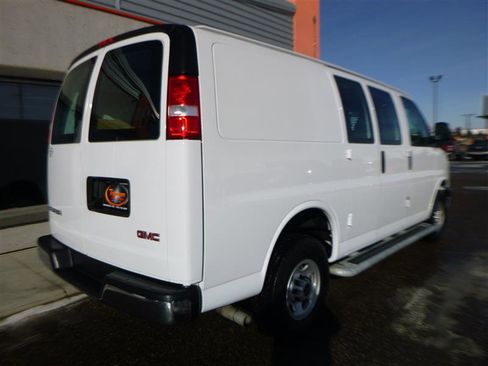 Used 2024 GMC Savana 2500 w/ Driver Convenience Package image 3