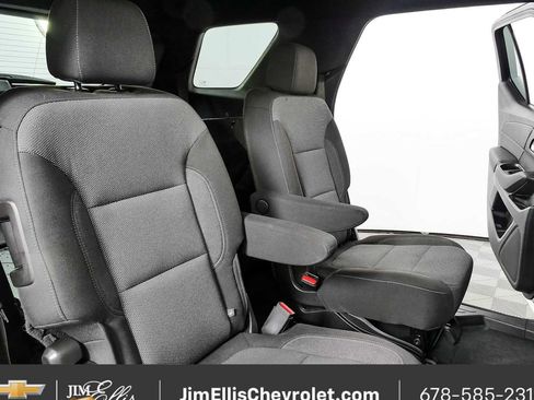 Certified 2023 Chevrolet Traverse LT FWD image 20