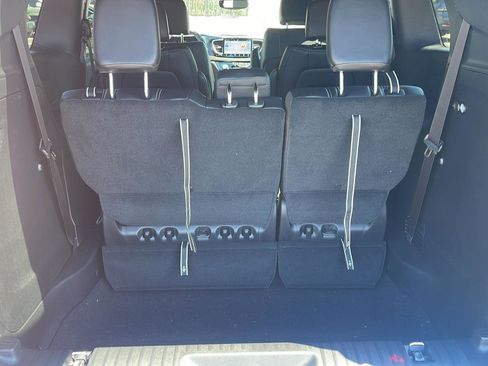 New 2026 Chrysler Pacifica Select FWD image 26