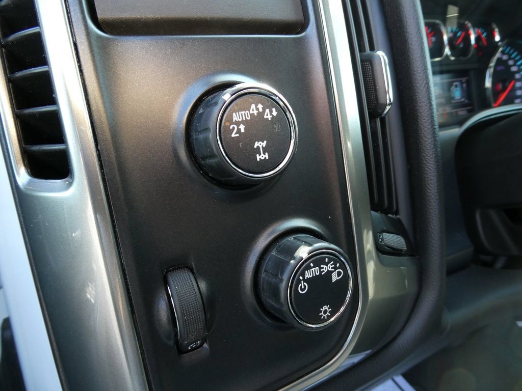 Used 2019 Chevrolet Silverado 1500 LT AWD/4WD image 24