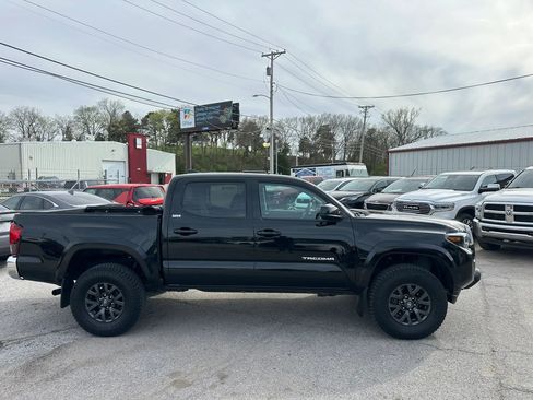 Used 2022 Toyota Tacoma SR5 AWD/4WD image 6