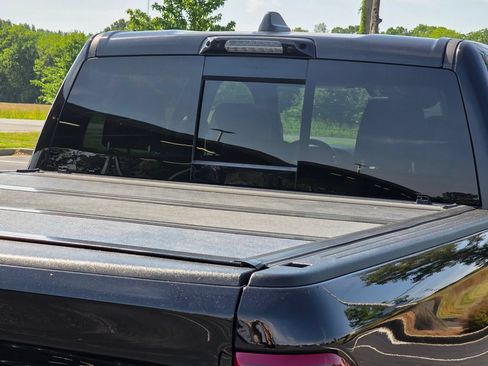 Used 2022 RAM 1500 Limited AWD/4WD image 10