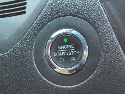 Used 2016 Ford Explorer XLT w/ Equipment Group 202A AWD/4WD image 27