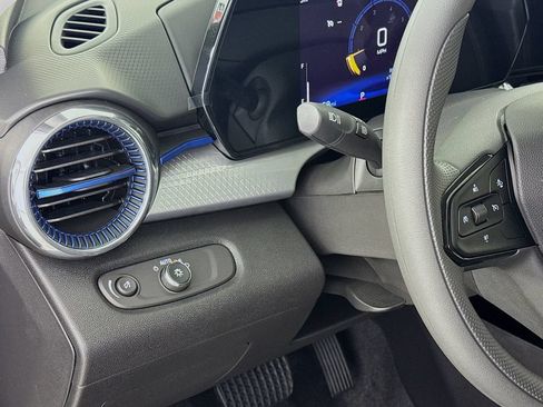 New 2026 Chevrolet Trax LT FWD image 11
