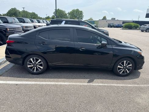 Used 2021 Nissan Versa SV FWD image 11