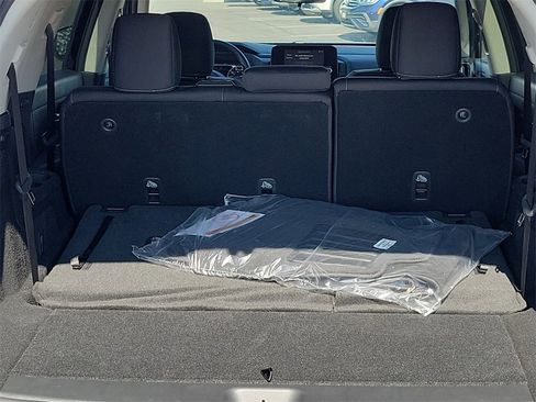 New 2025 Nissan Pathfinder S image 23