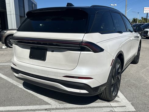 New 2026 Lincoln Nautilus Reserve w/ Jet Appearance Package image 7