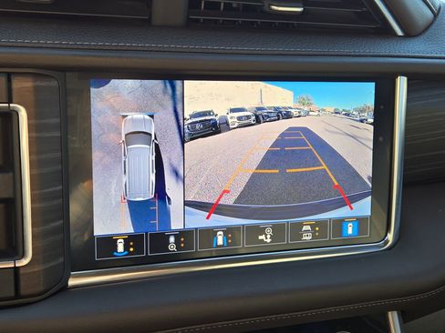 Used 2021 GMC Yukon Denali w/ Advanced Technology Package image 18