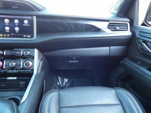 Used 2021 GMC Yukon XL Denali w/ Denali Premium Package image 23