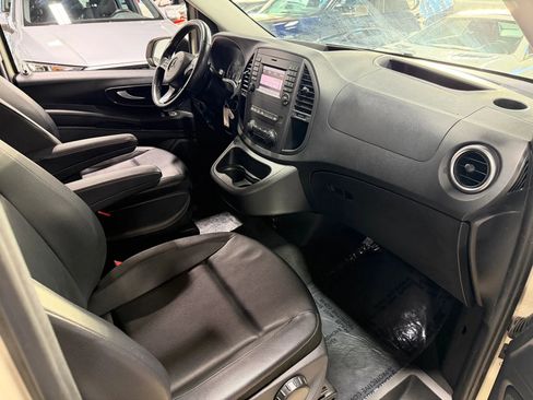 Used 2019 Mercedes-Benz Metris Passenger image 13