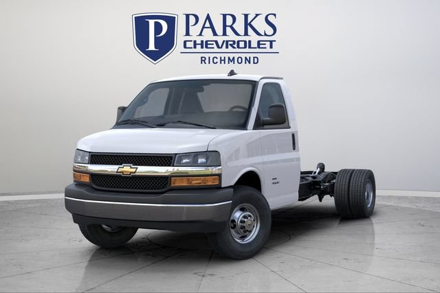 New 2025 Chevrolet Express 3500 w/ Power Convenience Package RWD image 8