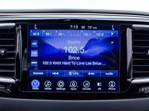Used 2017 Chrysler Pacifica Touring FWD image 15