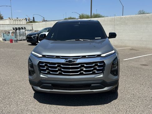 Used 2026 Chevrolet Equinox LT w/ Safety and Technology Package FWD image 8