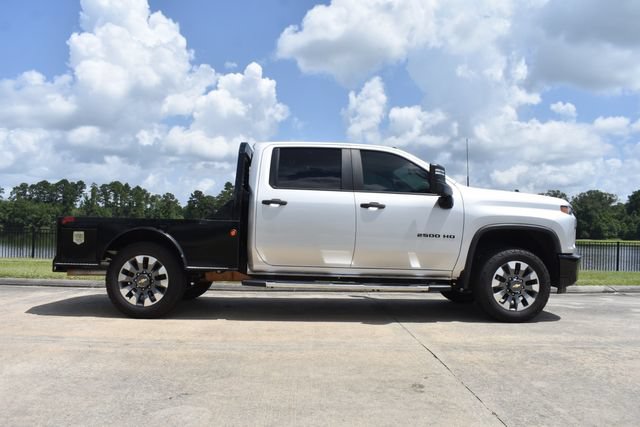 Used 2022 Chevrolet Silverado 2500 Custom w/ Custom Value Package AWD/4WD image 3