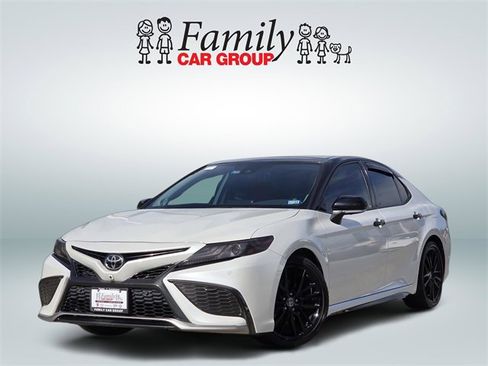 Used 2022 Toyota Camry XSE image 1