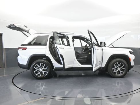 Used 2025 Jeep Grand Cherokee Limited image 72