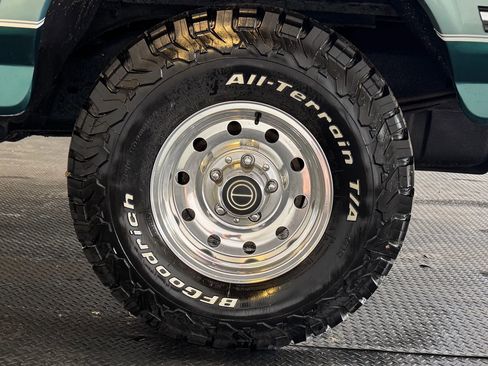 Used 1996 Ford Bronco image 8