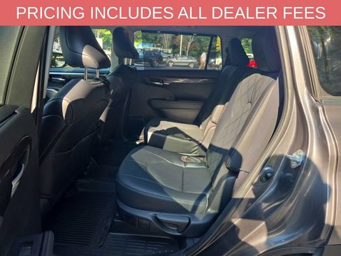 Used 2023 Toyota Highlander Platinum AWD/4WD image 15