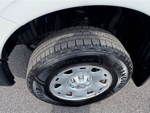 Used 2017 Nissan Titan S AWD/4WD image 26